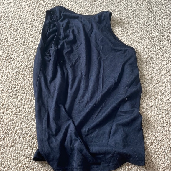 two nike tank tops - Picture 4 of 5
